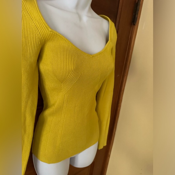 Anthropologie Sweetheart Sweater•Size Medium•Color:citron lemon color - Picture 2 of 4
